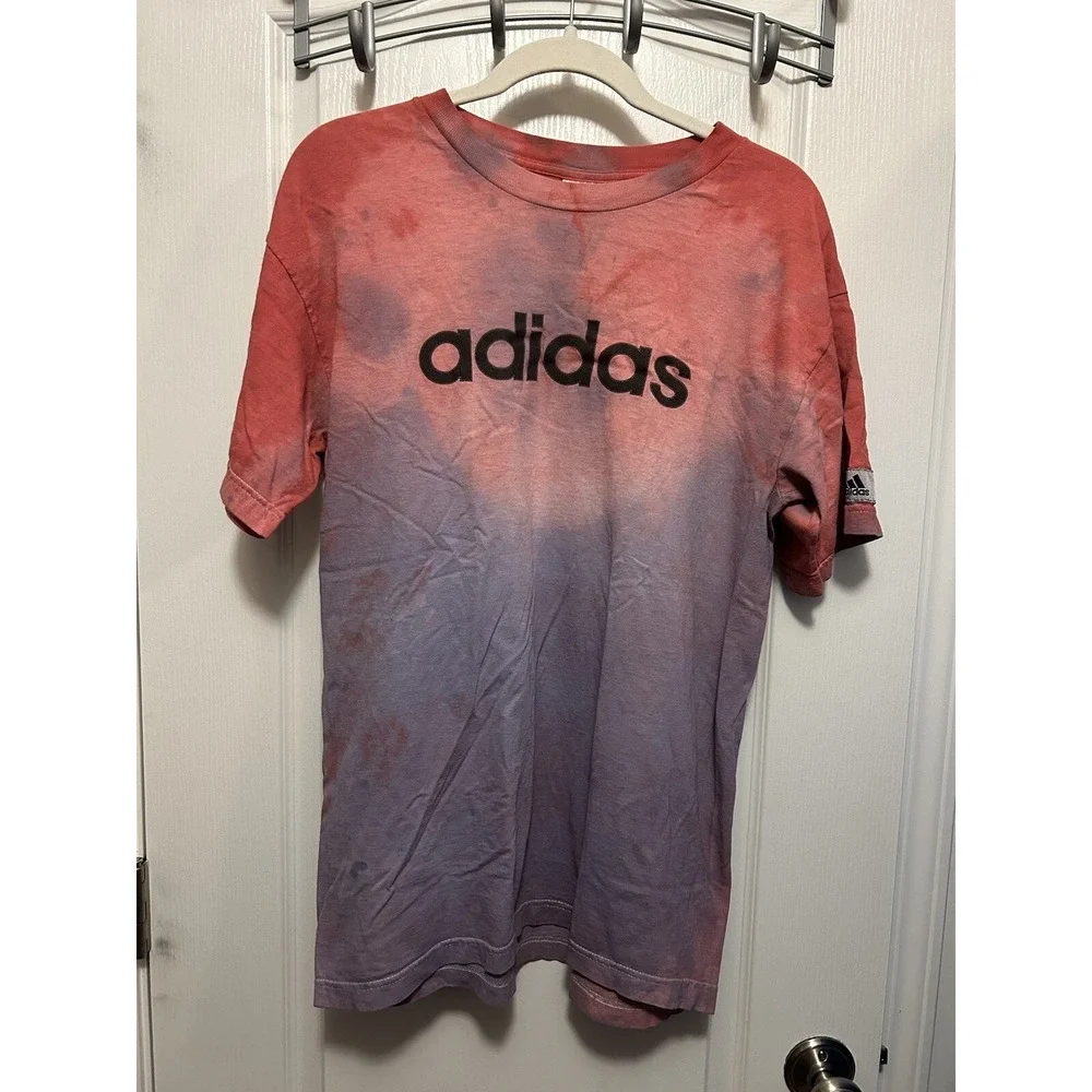 Adidas Shirt Mens S Tie Dye Spell Out Logo Soccer Graphic Tee Pink Red Ombre Y2K